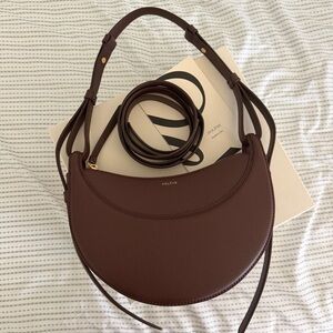 Polene Dix in textured Sandalwood